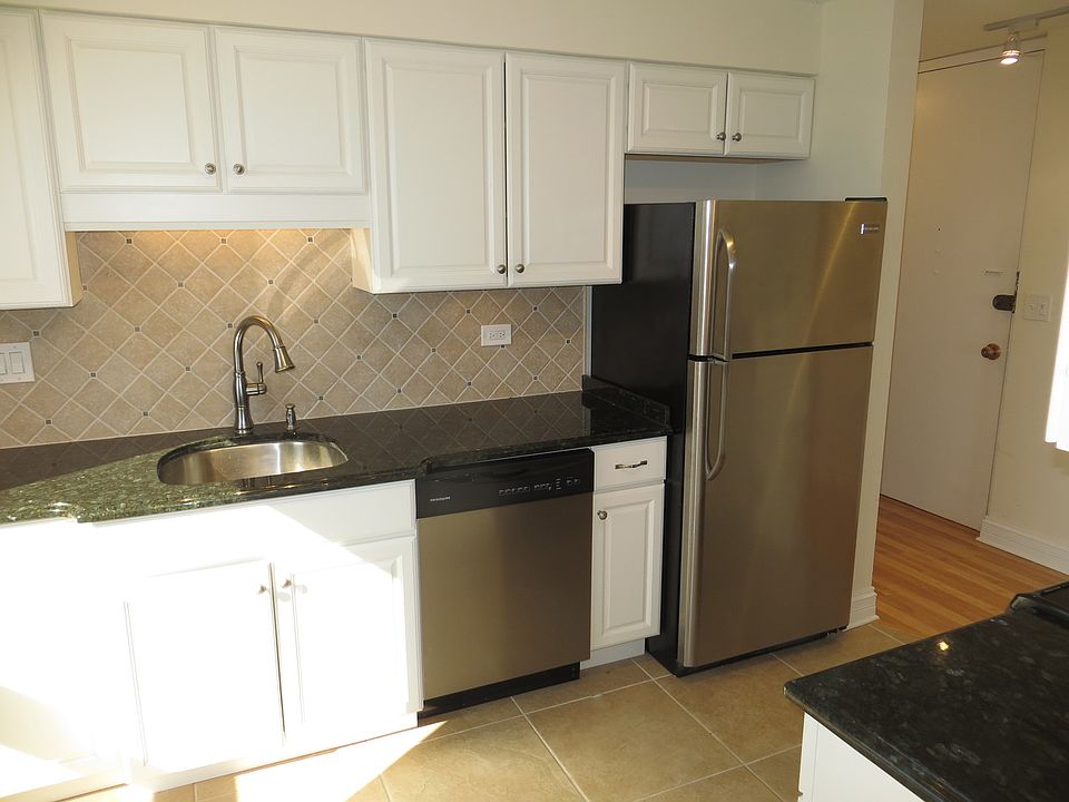 1st image of 1960 N Lincoln Park W APT 1904