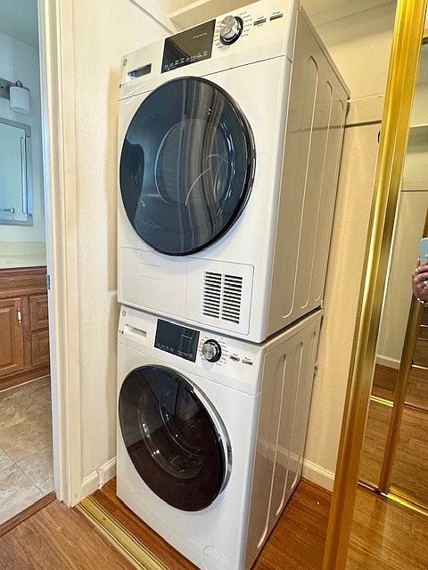 1st image of 313 Camelback Rd APT 8