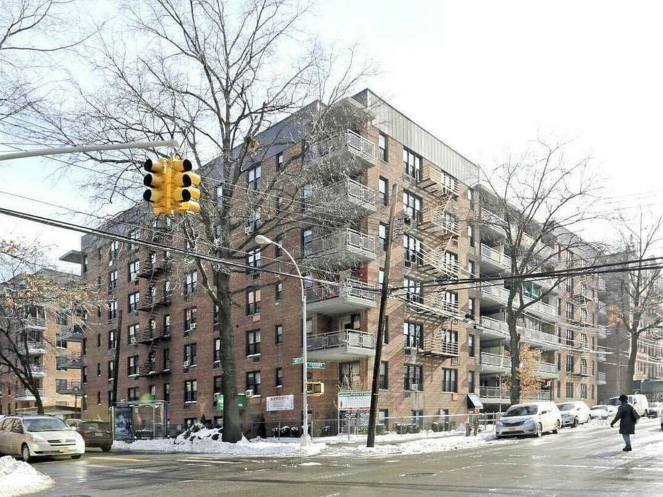 1st image of 41-11 Parsons Blvd #406-2