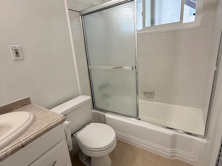 446 E Cypress Ave — Photo 9