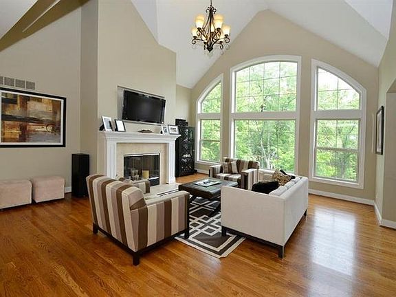 5th image of 579 Tusculum Ave