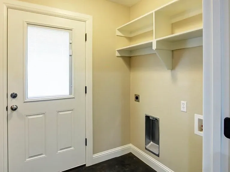 212 E Walker St — Photo 12