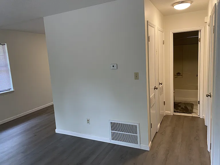1504 Heard Ave #D — Photo 5