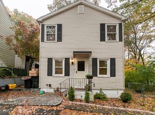 150 Madison Trl, Hopatcong, NJ 07843