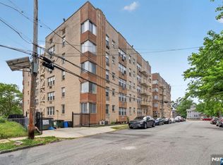 19 Lyons, Newark, NJ 07112