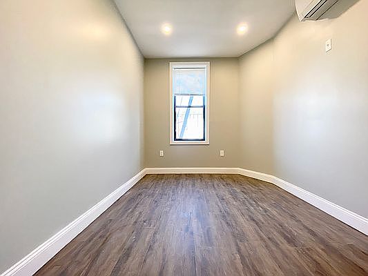 4th image of 1469 Greene Ave #2F