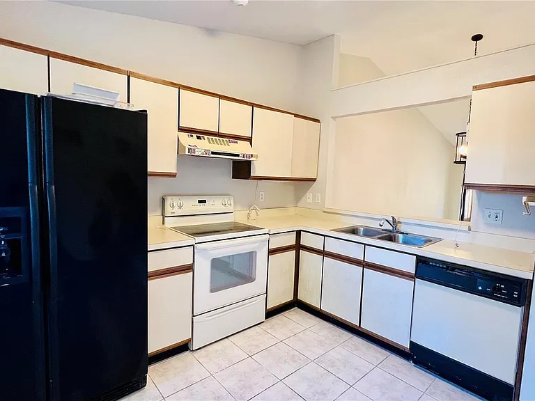2531 King Oak Cir — Photo 4