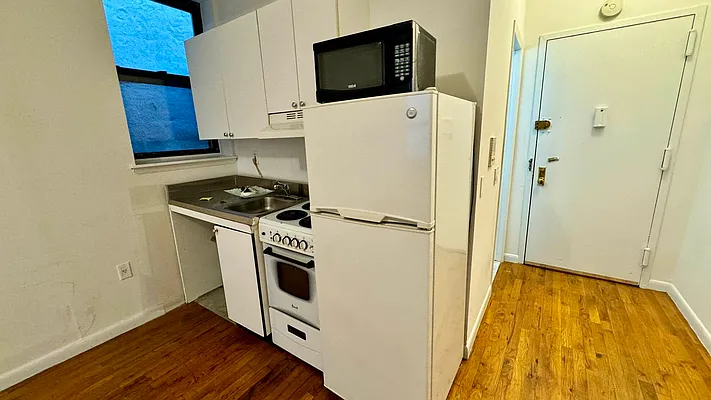 Rented by HOLTON REAL ESTATE INC. | media 4