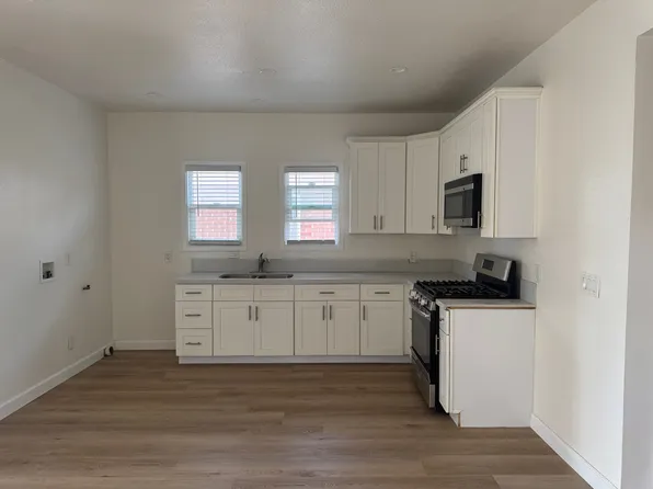 2106 Earl Ave, Long Beach, CA 90806