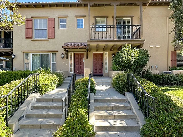 14 Vinca Ct — Photo 2
