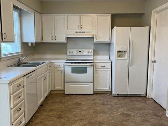 5th image of 3105-3107 Glenridge Cir