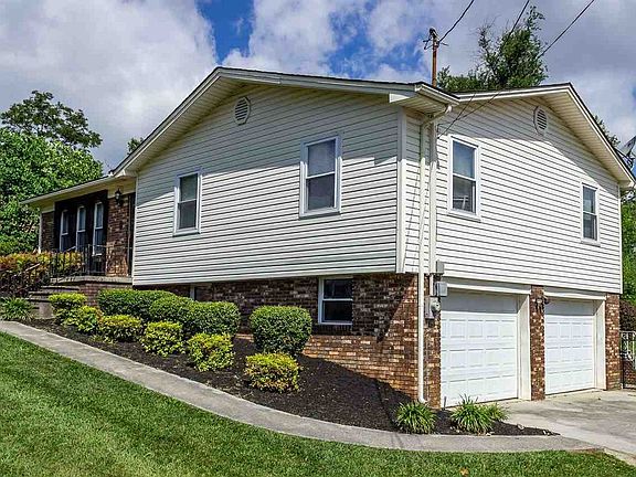 3rd image of 4495 Brockland Dr