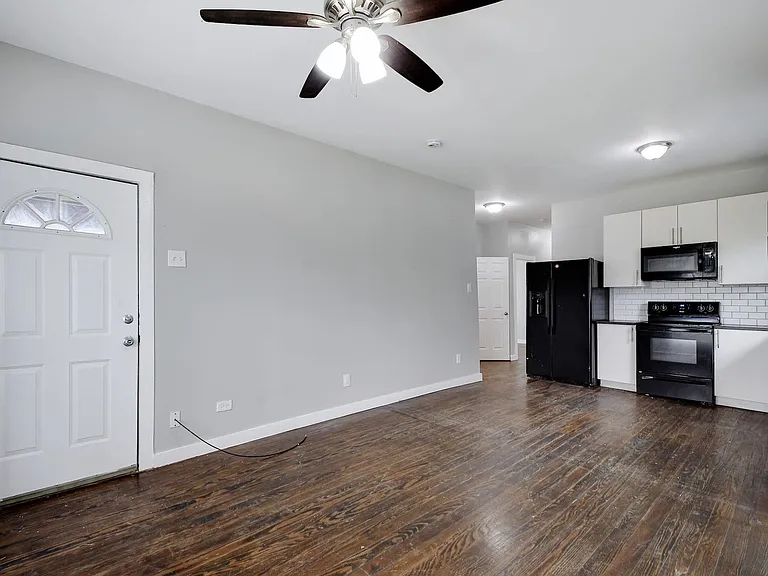 104 Webb — Photo 5