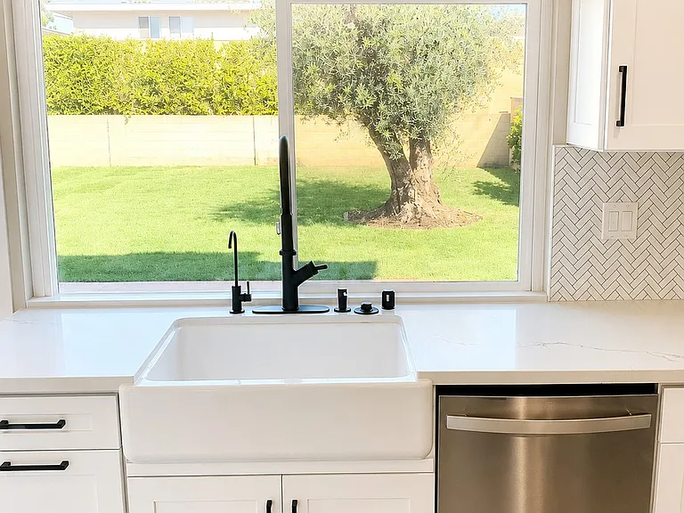 9021 Hyde Park Dr — Photo 4