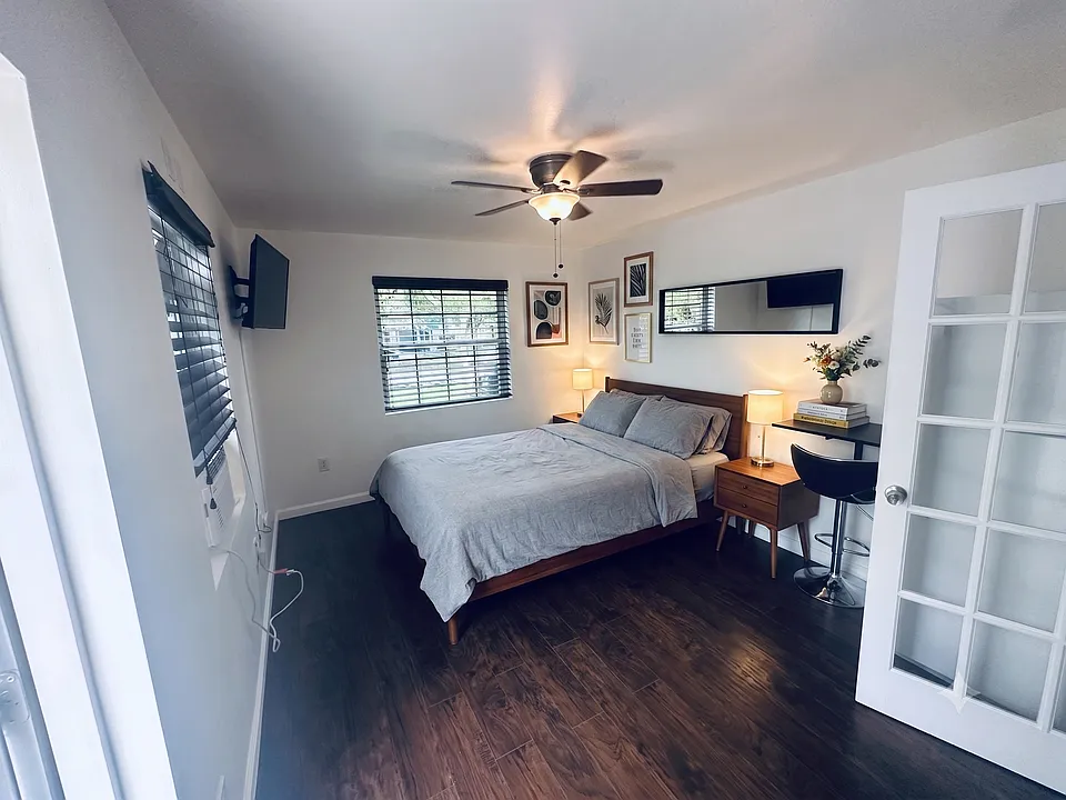 1943 Mayo St #1