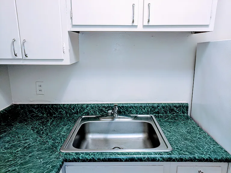 3425 Kensington Avenue — Photo 23