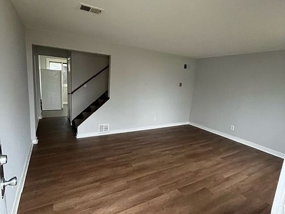 3rd image of 2301 Jefferson Ave Unit C