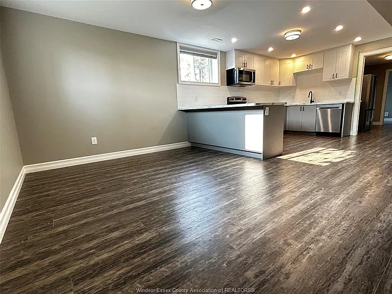 2125 Fox Run Rd — Photo 6
