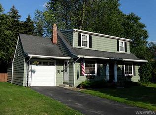 72 Cadman Dr, Williamsville, NY 14221