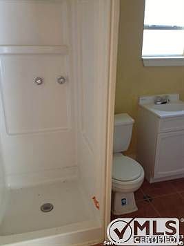 3rd image of 639 Cincinnati Ave