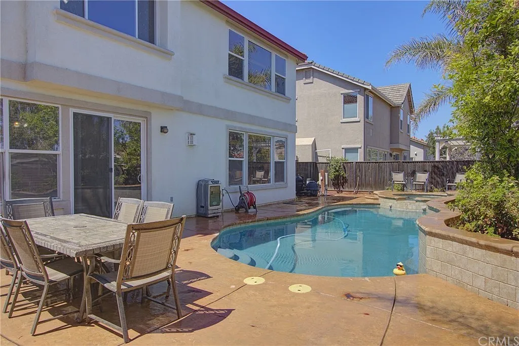5 bed, 4011 sqft, $4,650 — Photo 4