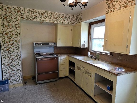 4th image of 11294 Washington St