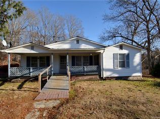 407 Old Clear Creek Rd, Marion, NC 28752