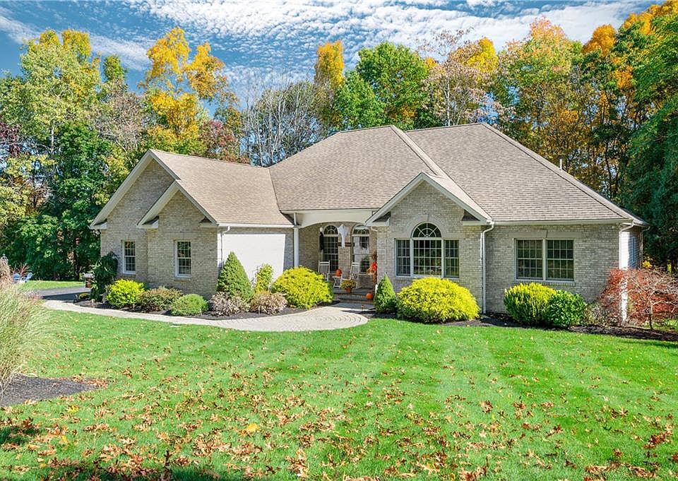 25 Hillside Rd Cumberland RI Zillow