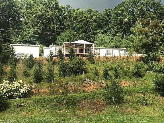 2nd image of 420 Red Oak Ln