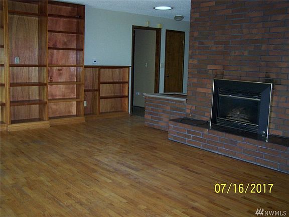 4th image of 1134 Dickinson Ave