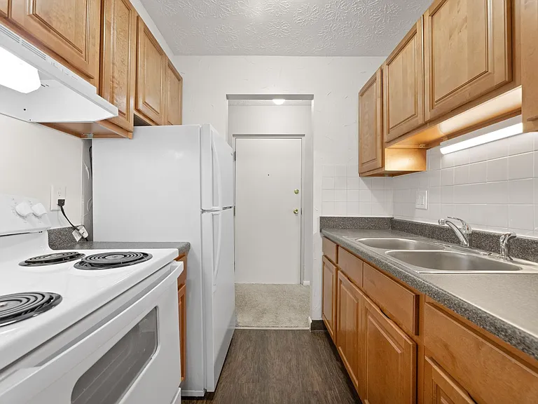 The Hillcrest Apartments — Photo 62