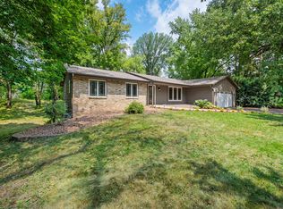 2304 W 150th St, Burnsville, MN 55306