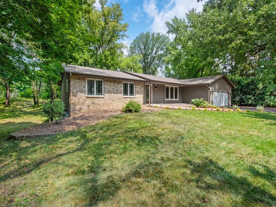2304 W 150th St, Burnsville, MN 55306