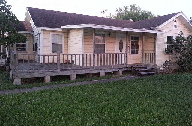 1st image of 102 W Resaca Dr