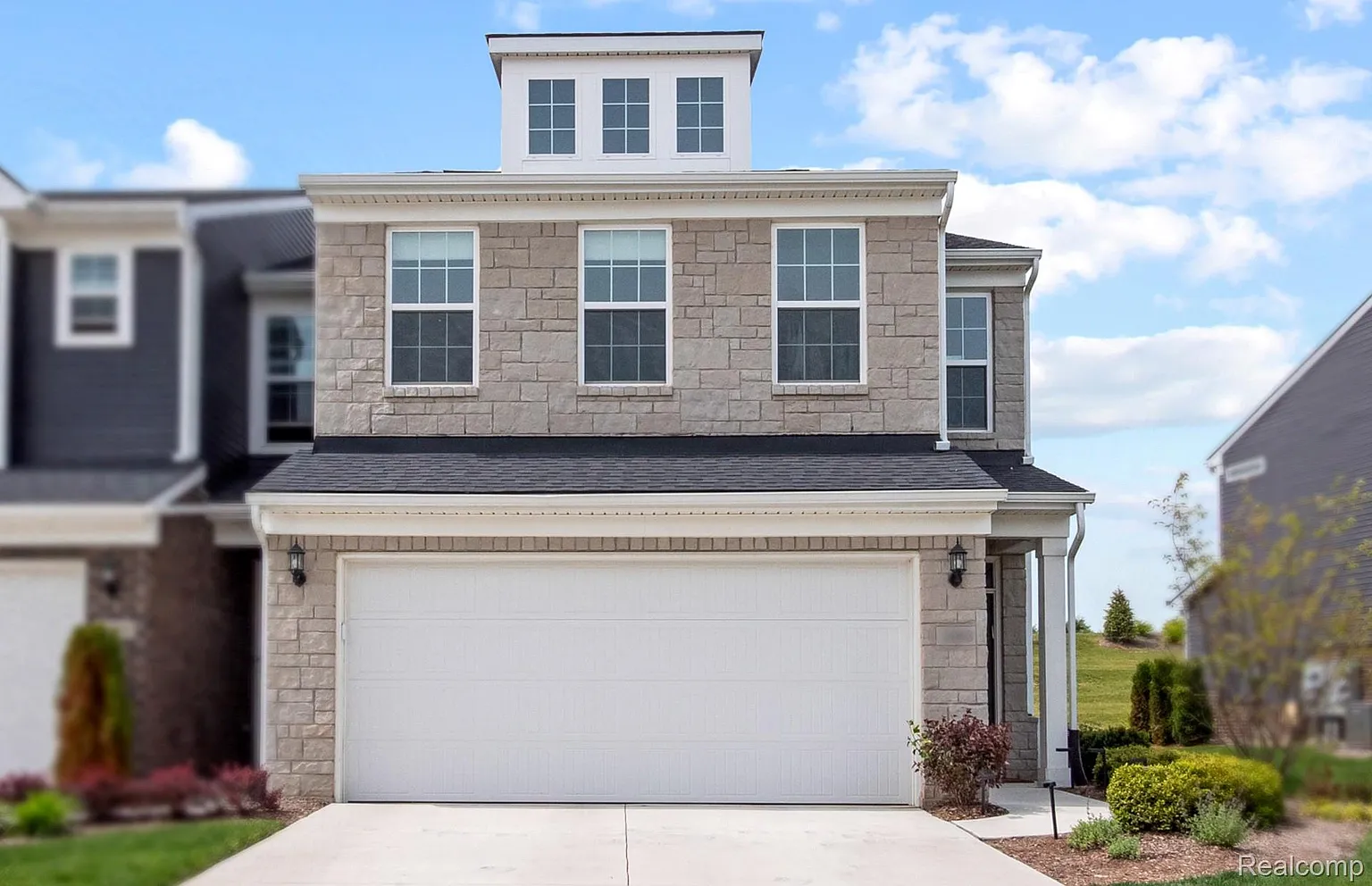 1511 Arcadia photo 1