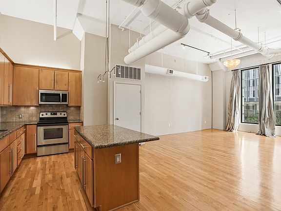 5th image of 705 Main St Unit 209