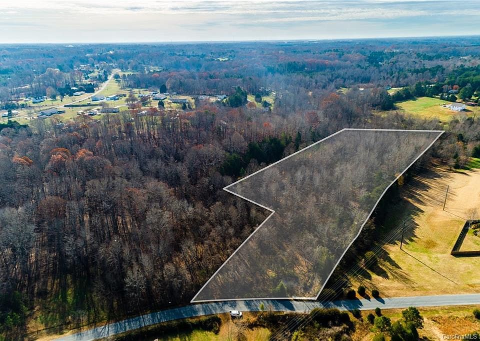 1st image of 8-11 Shepherds Bluff Dr