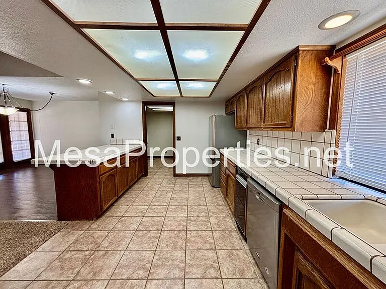 18642 Orange St — Photo 18