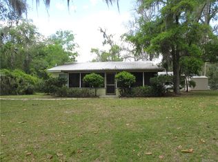 5318 Riverside Dr, Yankeetown, FL 34498