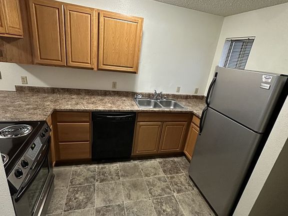 2nd image of 980 N 17th St #12
