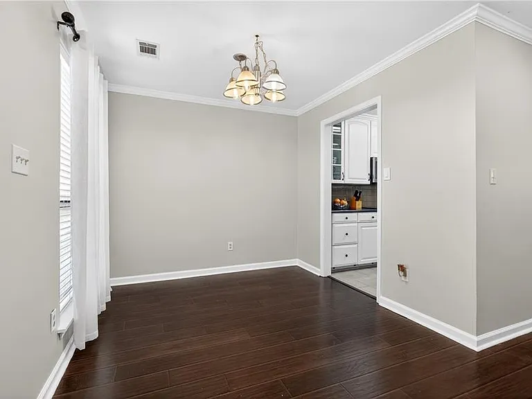6393 Hawthorne Ter — Photo 7
