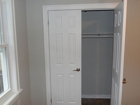3rd image of 170-50 118 Ave