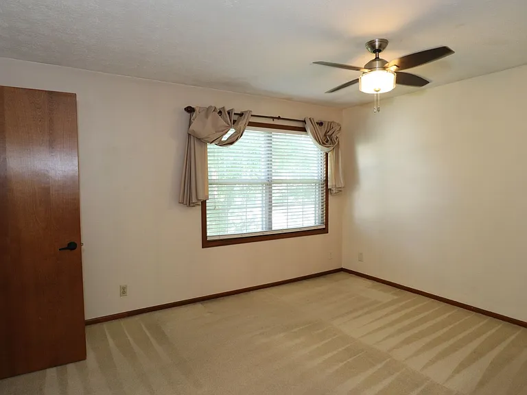 415 Winesap Dr — Photo 10