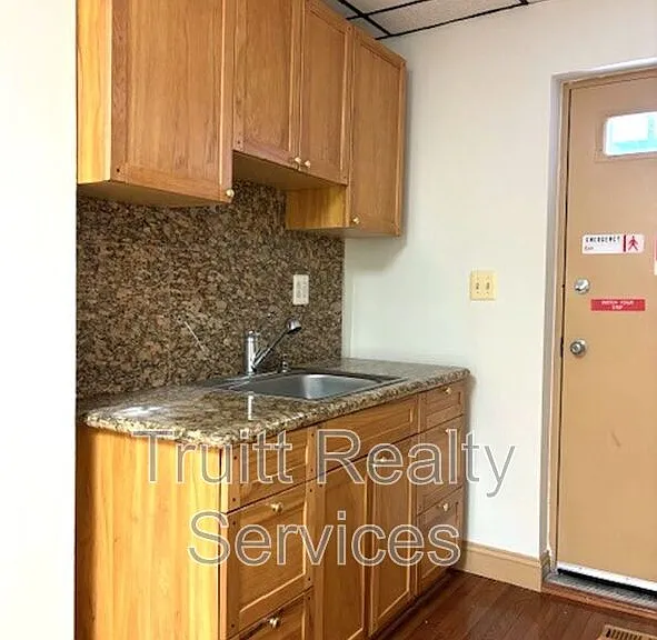 1319 Pennsylvania Ave S #E-2 — Photo 6