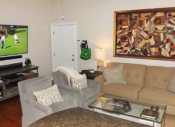 4th image of 25 Sheridan Dr NE APT 9