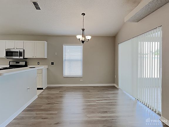 5th image of 3222 Huntwicke Blvd