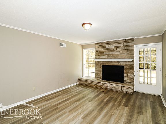 3rd image of 3694 King James Dr