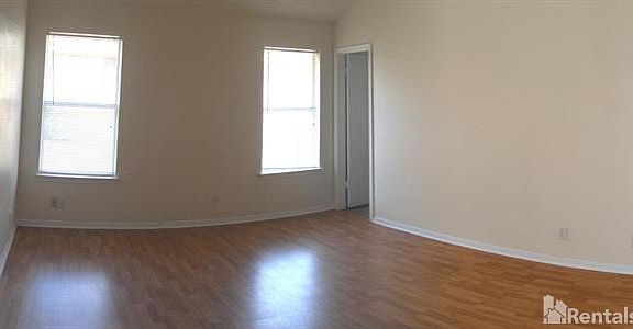 4th image of 2407 Huckleberry Dr