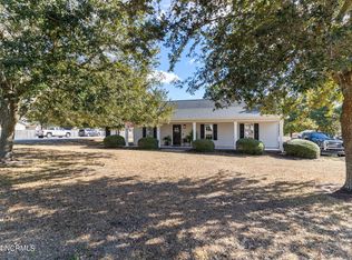 202 Core Rd, Richlands, NC 28574