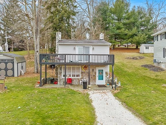 2nd image of 1621 Lake Front Dr
